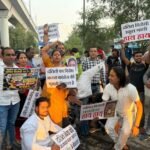 दिल्ली के शाहदरा में फूटा दलित समाज का प्रचंड आक्रोश, राहुल गांधी के खिलाफ किया विकराल प्रदर्शन ।