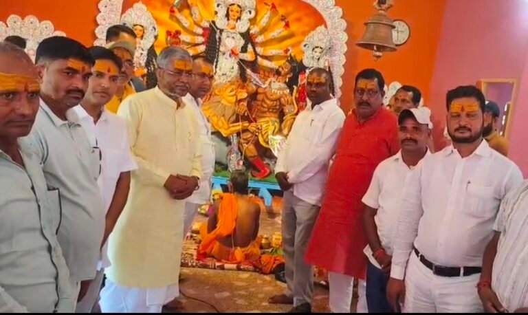 झारखंड के नेता प्रतिपक्ष सह धनवार विधायक बाबूलाल मरांडी शनिवार को तिसरी प्रखण्ड के दौरे पर पहुंचे।