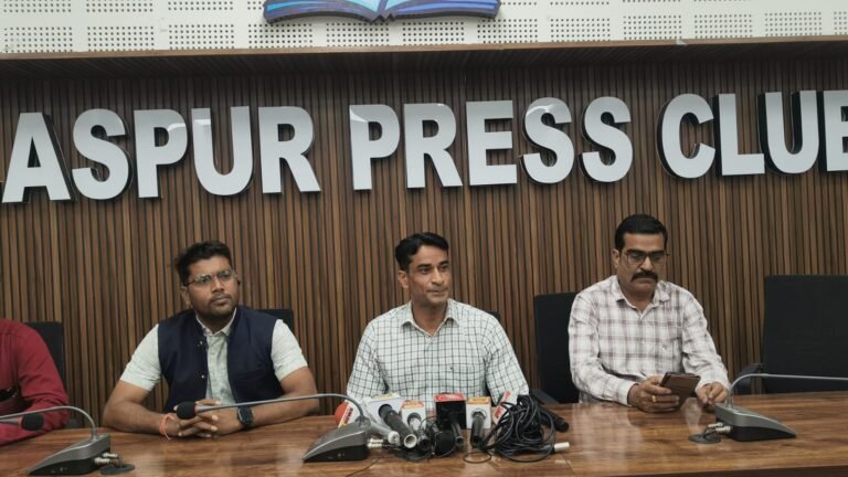 बिलासपुर प्रेस क्लब में छत्तीसगढ़ी फीचर फिल्म ‘मालगुजार’ को लेकर प्रेस वार्ता आयोजित की गई।