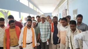 थाना प्रभारी के सामने युवक की पिटाई का आरोप, मुख्य आरोपी अब भी फरार; एसपी से मिले भाजपा नेता !